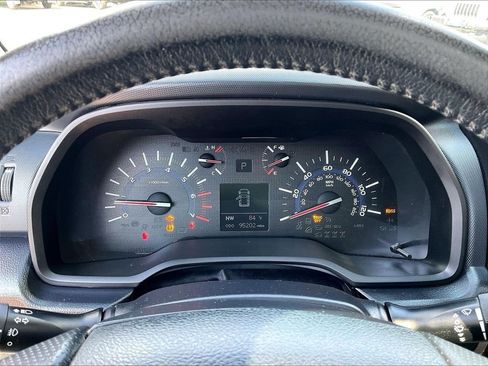 Used 2019 Toyota 4Runner SR5 AWD/4WD image 15