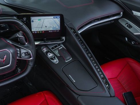 Used 2022 Chevrolet Corvette Stingray Premium Conv w/ Z51 Performance Package RWD image 18