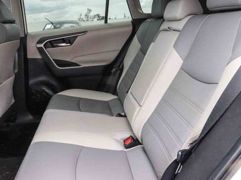 Used 2022 Toyota RAV4 XLE Premium AWD/4WD image 19