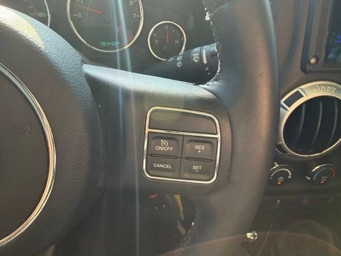 Used 2016 Jeep Wrangler Unlimited Sahara AWD/4WD image 13