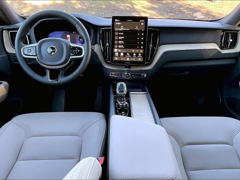 New 2026 Volvo XC60 B5 Plus w/ Protection Package Premier image 7