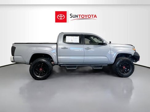 Used 2019 Toyota Tacoma SR5 image 2