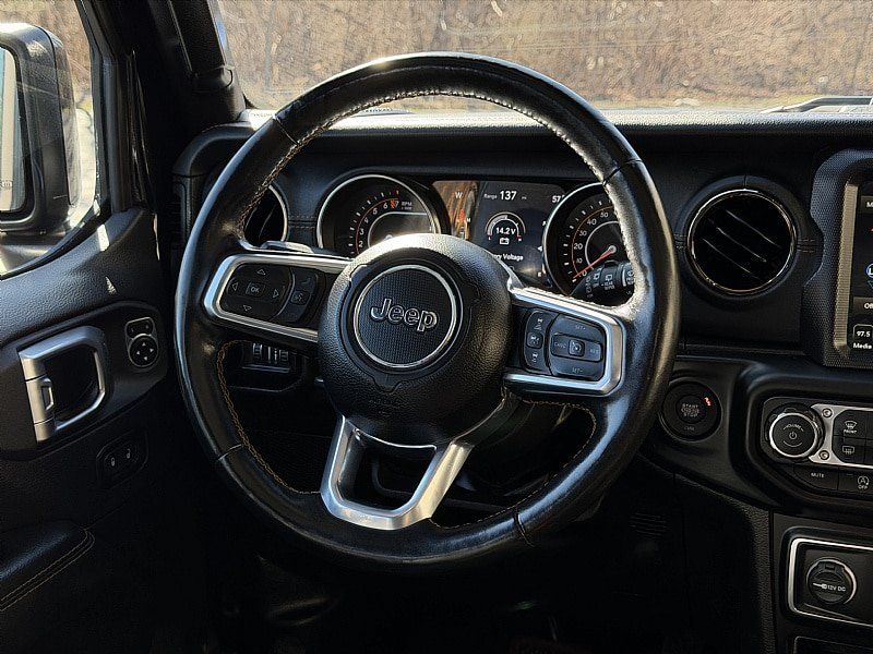 Used 2022 Jeep Wrangler Unlimited Sahara AWD/4WD image 10