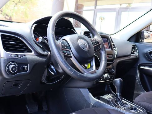 Used 2019 Jeep Cherokee Latitude w/ Popular Appearance Group FWD image 39
