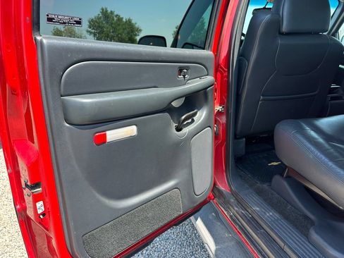 Used 2002 Chevrolet Avalanche 2500 w/ Convenience Pkg AWD/4WD image 27