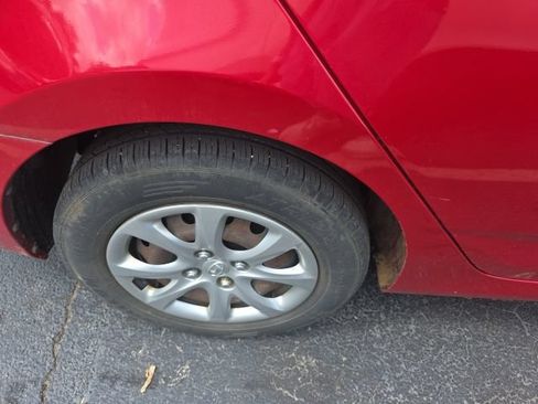 Used 2013 Hyundai Accent GLS FWD image 10