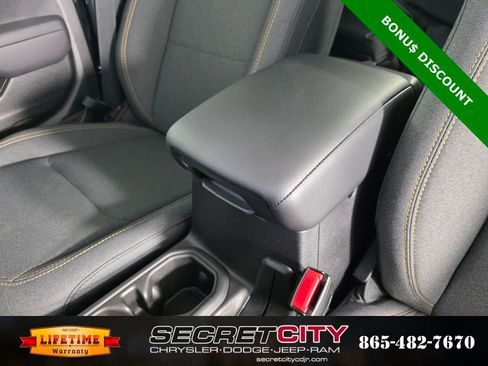 New 2025 Jeep Gladiator Sport image 25