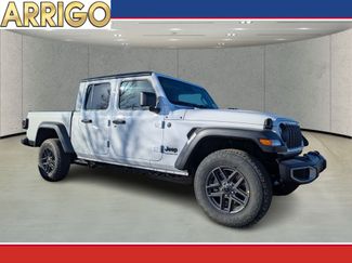 New 2026 Jeep Gladiator Sport video 1