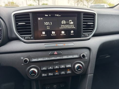 Used 2020 Kia Sportage LX w/ LX Popular Package image 13