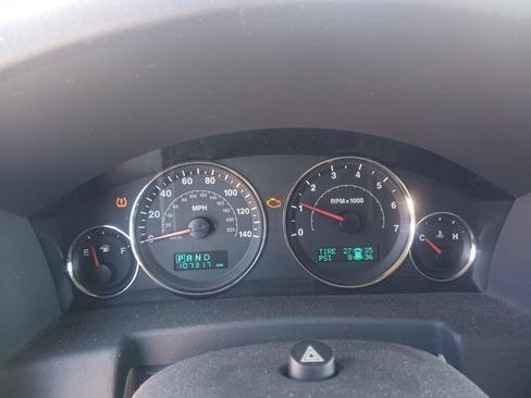 Used 2007 Jeep Commander Limited AWD/4WD image 35