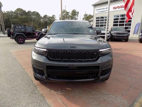 New 2025 Jeep Grand Cherokee L Summit image 2