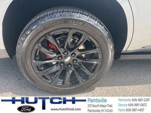 Used 2024 Cadillac Escalade Sport Platinum w/ LPO, ONYX Package AWD/4WD image 3