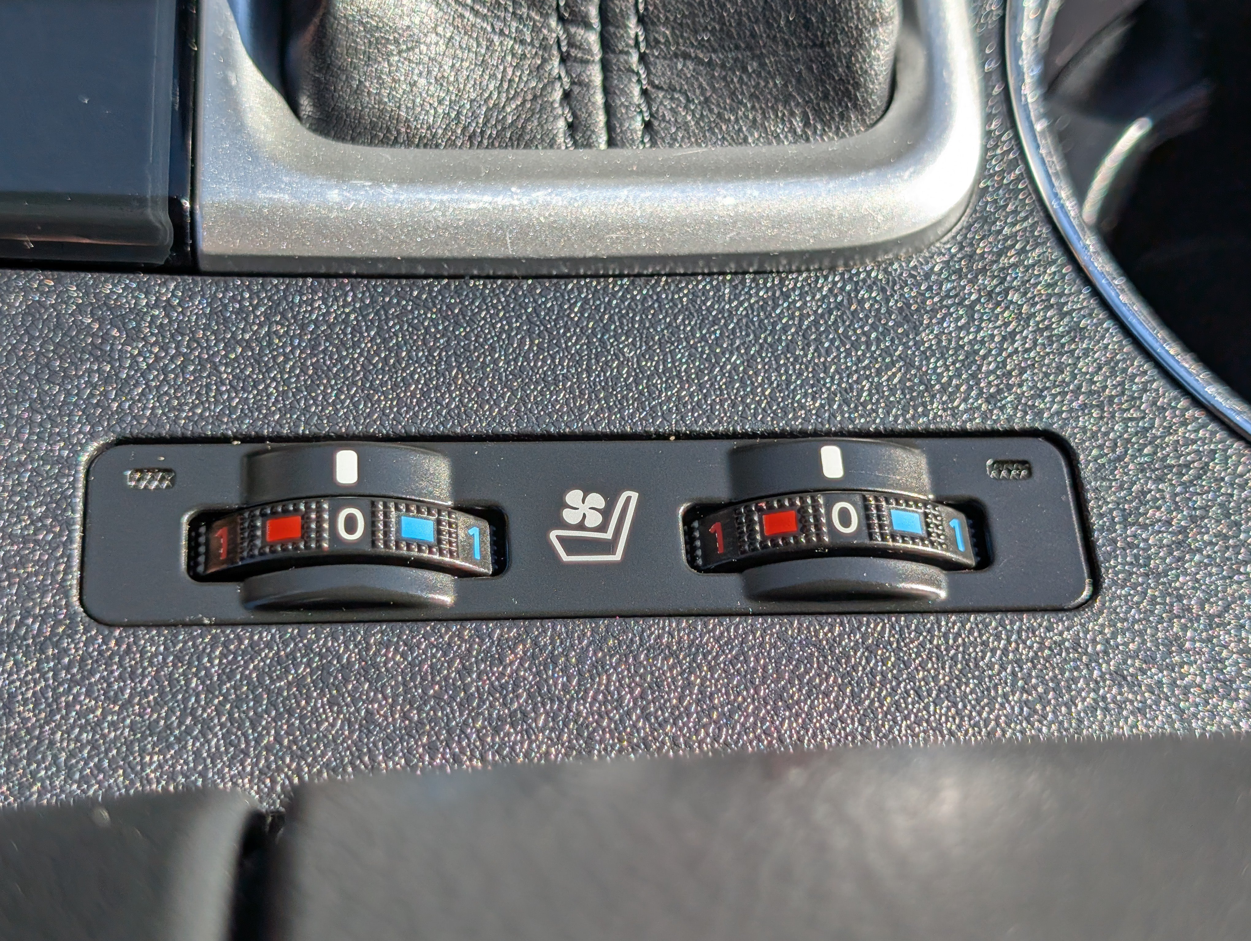Used 2017 Toyota Highlander Limited Platinum w/ Carpet Mat Package AWD/4WD image 29