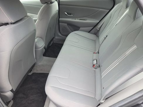 Used 2023 Hyundai Elantra SEL FWD image 12