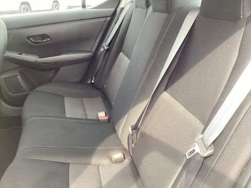 Used 2025 Nissan Sentra SV image 13