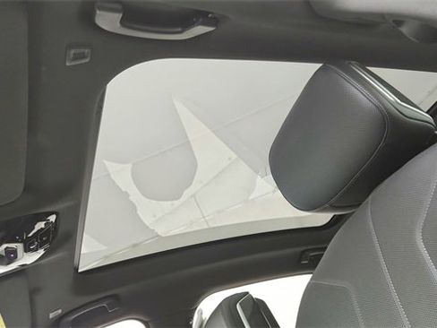 Used 2024 BMW 740i image 26