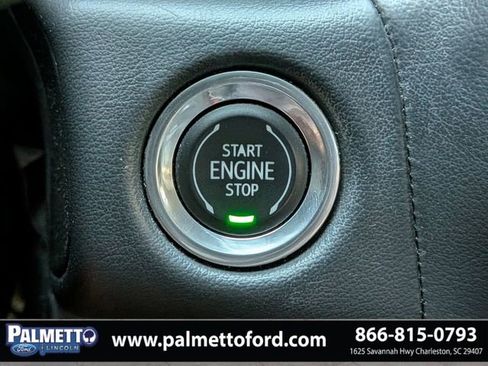 Used 2022 GMC Yukon XL SLT w/ SLT Luxury Package image 29