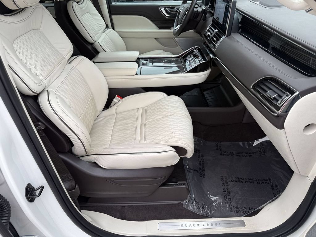 Certified 2023 Lincoln Navigator Black Label AWD/4WD image 31