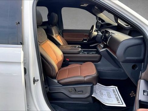 Used 2025 Ford Expedition King Ranch AWD/4WD image 5