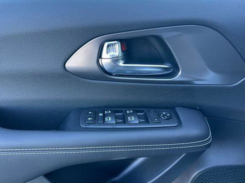 New 2026 Chrysler Voyager LX image 8