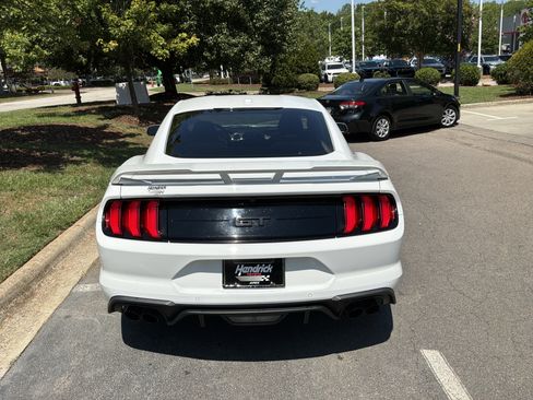 Used 2018 Ford Mustang GT Premium w/ GT Performance Package RWD image 9