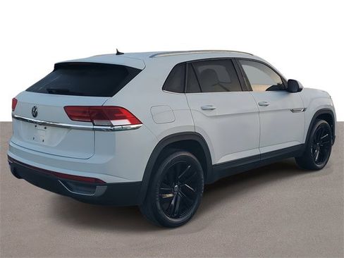 Used 2021 Volkswagen Atlas Cross Sport SE image 4