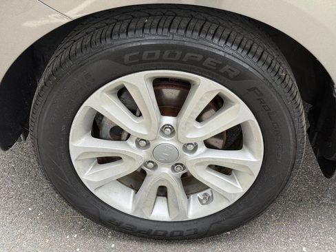 Used 2012 Kia Soul + w/ Audio Pkg FWD image 25