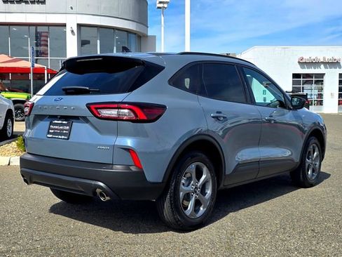 Used 2025 Ford Escape ST-Line image 4