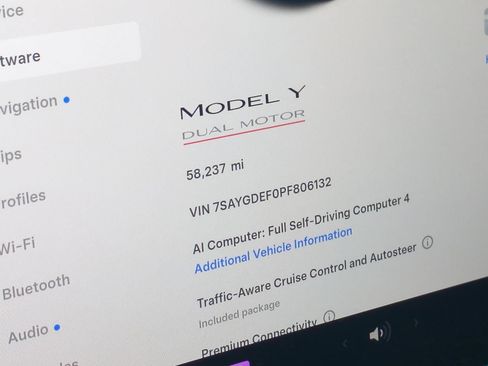 Used 2023 Tesla Model Y Performance AWD/4WD image 12