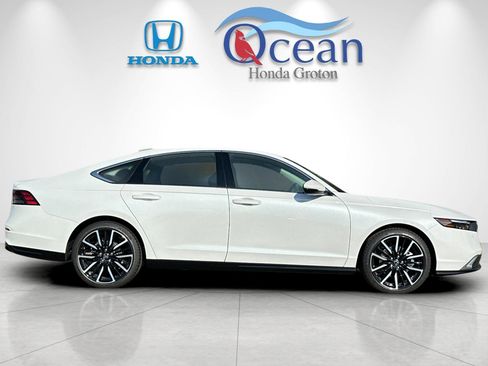 New 2025 Honda Accord Touring image 6