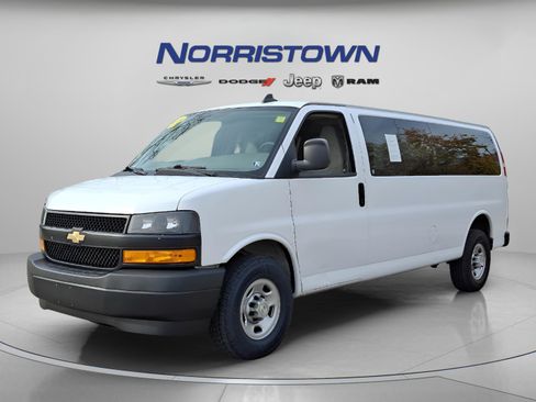Used 2023 Chevrolet Express 3500 LS image 3
