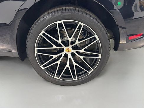 New 2026 Porsche Macan AWD/4WD image 34