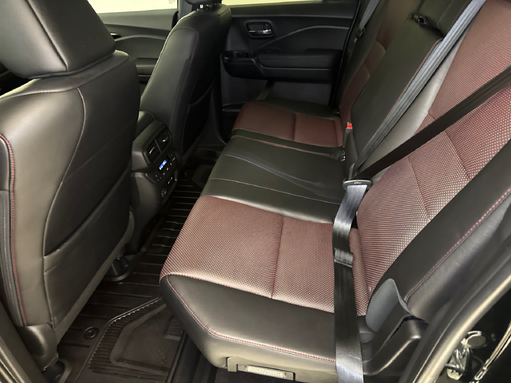 Certified 2025 Honda Ridgeline Black Edition image 17