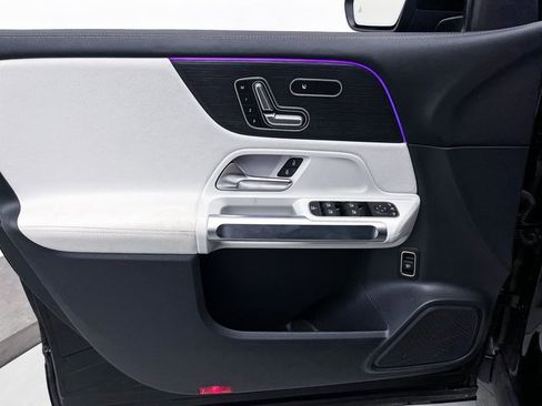 Used 2023 Mercedes-Benz GLB 250 4MATIC image 19