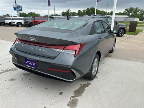 New 2026 Hyundai Elantra SE FWD image 7