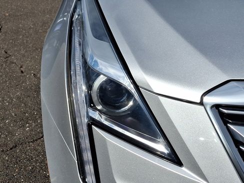 Used 2018 Cadillac XT5 Luxury w/ LPO, Wheel Lock Package image 9