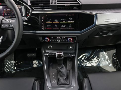 New 2025 Audi Q3 2.0T Premium image 18