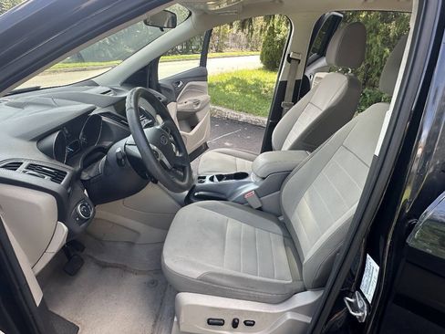 Used 2015 Ford Escape SE w/ Equipment Group 201A AWD/4WD image 11