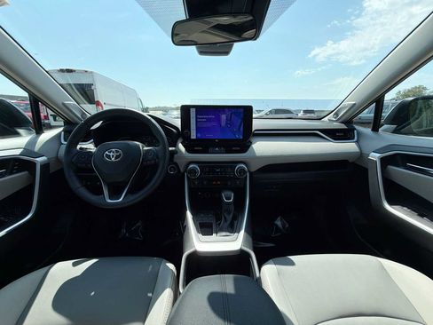 Used 2023 Toyota RAV4 XLE Premium FWD image 12