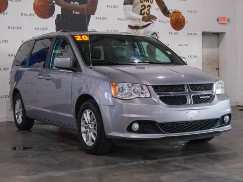 Used 2020 Dodge Grand Caravan SXT image 16