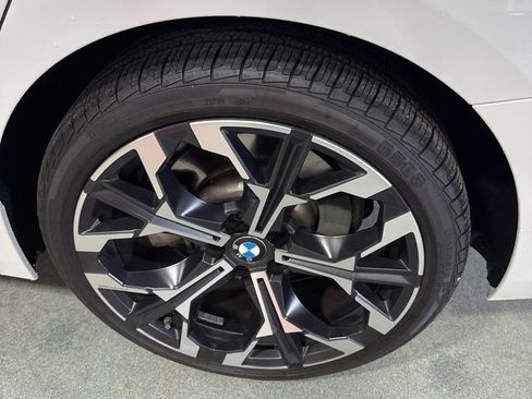 Used 2025 BMW 330i xDrive Sedan w/ Premium Package image 24