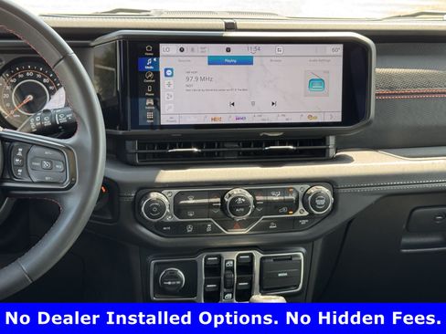 Used 2024 Jeep Wrangler Unlimited Rubicon AWD/4WD image 16