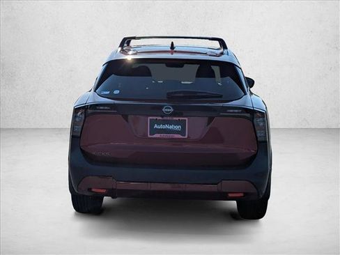 Used 2025 Nissan Kicks SV w/ SV Premium Package FWD image 6