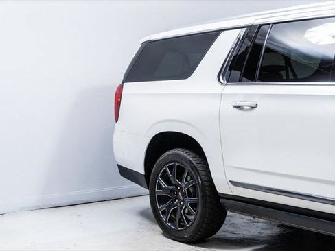 Used 2024 GMC Yukon XL Denali Ultimate AWD/4WD image 10