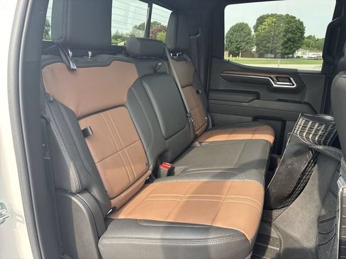 Certified 2024 Chevrolet Silverado 1500 High Country w/ Technology Package AWD/4WD image 27