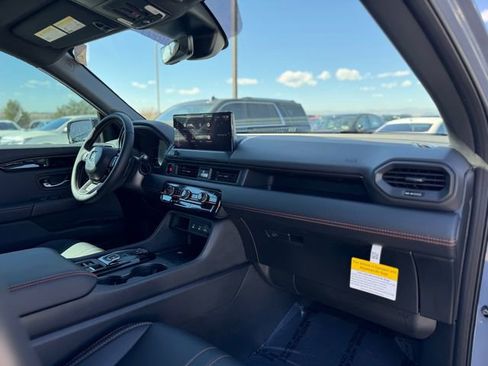 New 2026 Honda Pilot TrailSport image 12
