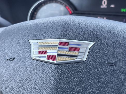 Used 2023 Cadillac XT4 Premium Luxury image 23