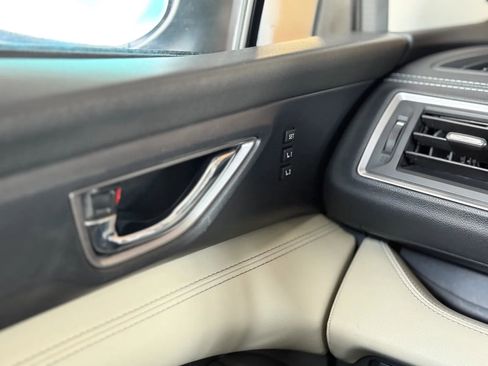 Used 2021 Subaru Ascent Limited w/ Technology Package image 27