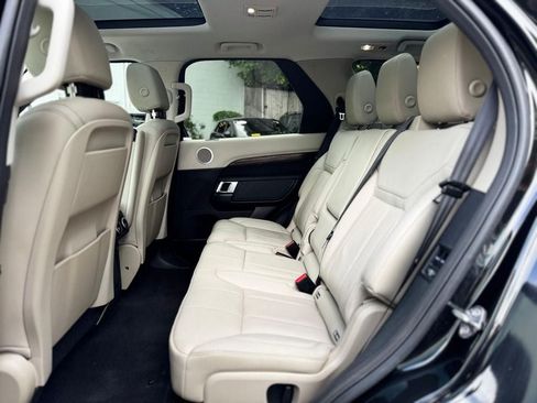 Used 2018 Land Rover Discovery HSE AWD/4WD image 21