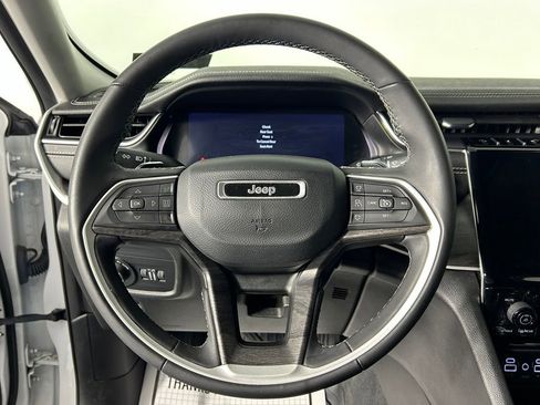 Used 2023 Jeep Grand Cherokee Limited AWD/4WD image 29